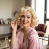 Коротка кучерява перука Монро — 25 см